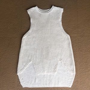 POL Chunky Sleeveless Knit Statement Sweater Sz M